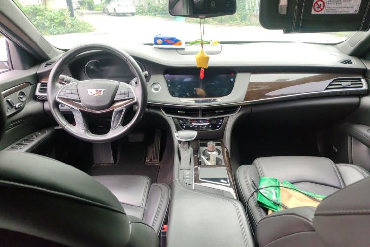 Used Cadillac CT6 2017 28T Platinum Edition Center Console