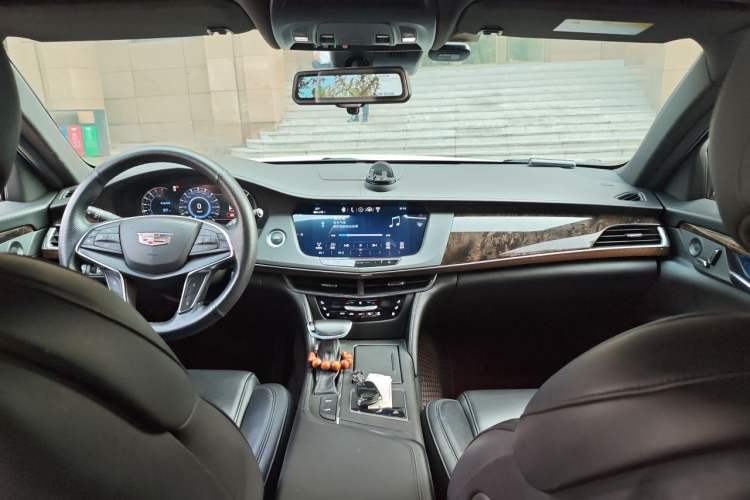 Used Cadillac CT6 2017 28T Luxury Model Center Console