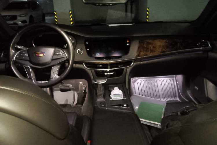 Used Cadillac CT6 2017 28T Luxury Model Center Console