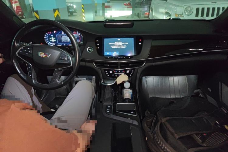 Used Cadillac CT6 2017 28T Platinum Edition Center Console