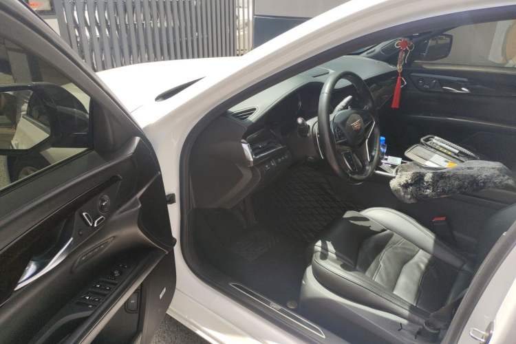 Used Cadillac CT6 2017 28T Platinum Edition Driver Seat