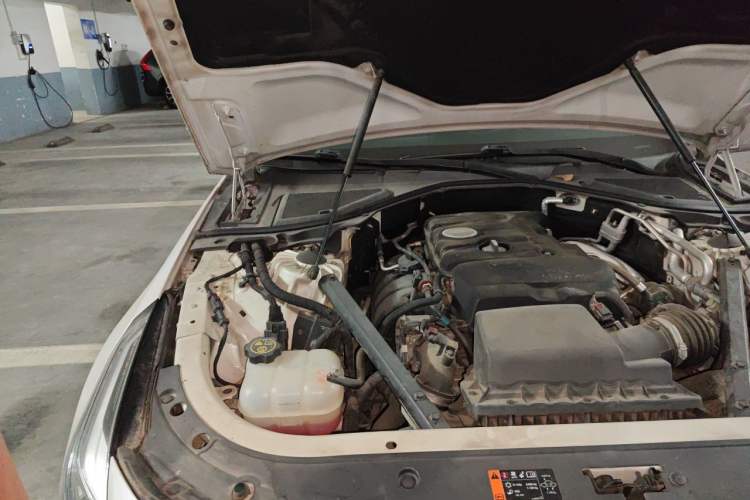 Used Cadillac CT6 2017 28T Platinum Edition Engine Bay Right