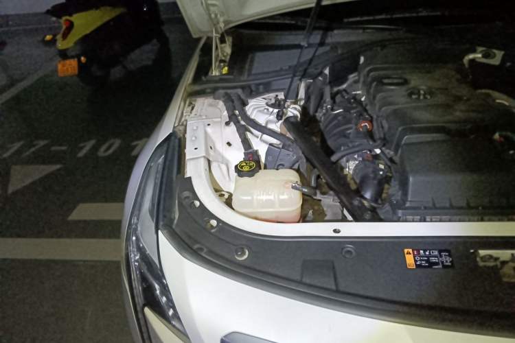 Used Cadillac CT6 2017 28T Fashion Edition Engine Bay Right
