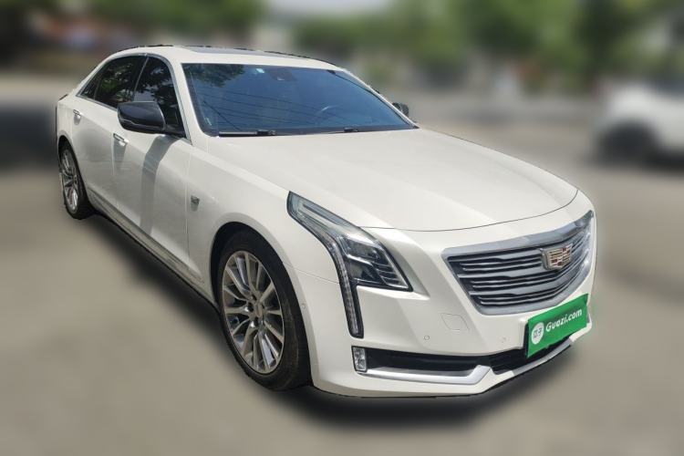 Used Cadillac CT6 2017 28T Platinum Edition Front Right 45 Deg