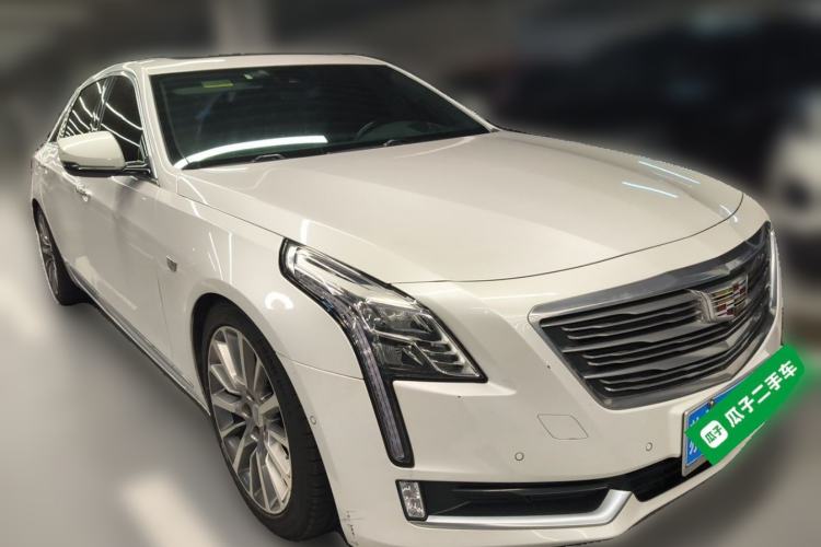 Used Cadillac CT6 2017 28T Platinum Edition Front Right 45 Deg