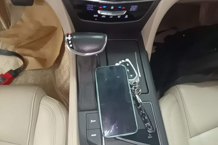 Used Cadillac CT6 2017 28T Fashion Edition Gear Lever