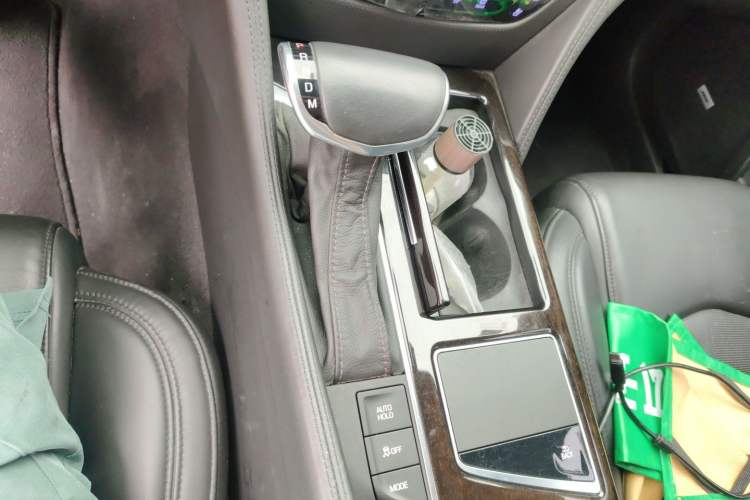 Used Cadillac CT6 2017 28T Platinum Edition Gear Lever