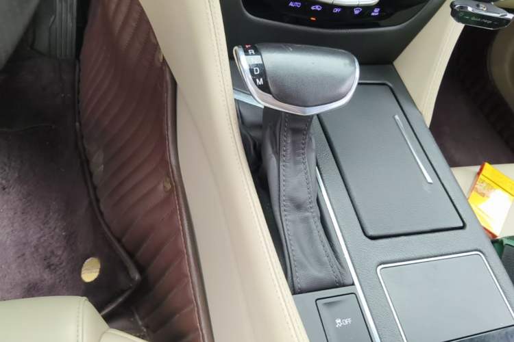 Used Cadillac CT6 2017 28T Fashion Edition Gear Lever