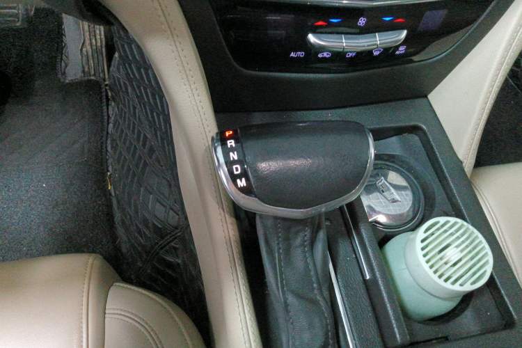 Used Cadillac CT6 2017 28T Fashion Edition Gear Lever