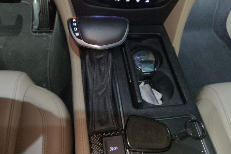 Used Cadillac CT6 2017 28T Fashion Edition Gear Lever