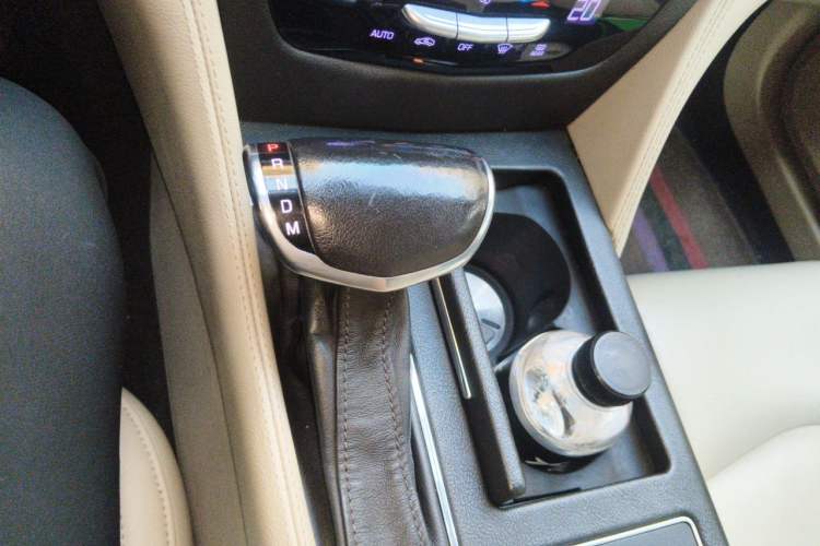 Used Cadillac CT6 2017 28T Fashion Edition Gear Lever