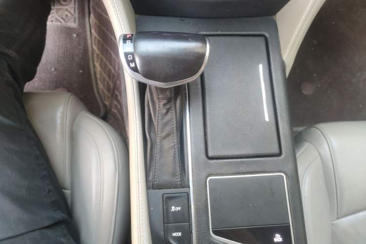Used Cadillac CT6 2017 28T Luxury Model Gear Lever