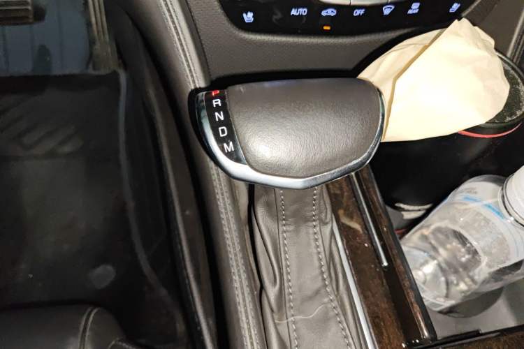 Used Cadillac CT6 2017 28T Platinum Edition Gear Lever