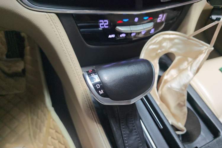 Used Cadillac CT6 2017 28T Fashion Edition Gear Lever