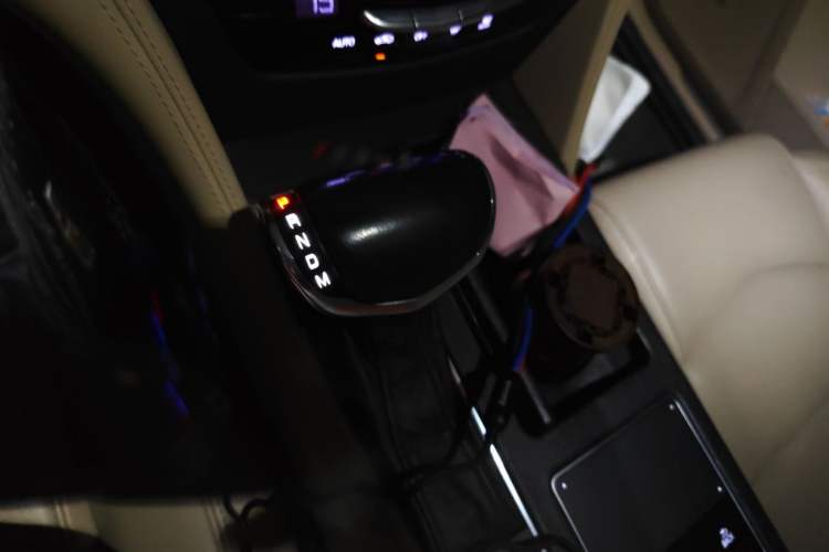 Used Cadillac CT6 2017 28T Fashion Edition Gear Lever