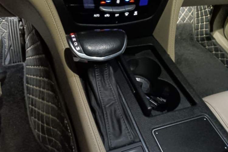 Used Cadillac CT6 2017 28T Fashion Edition Gear Lever