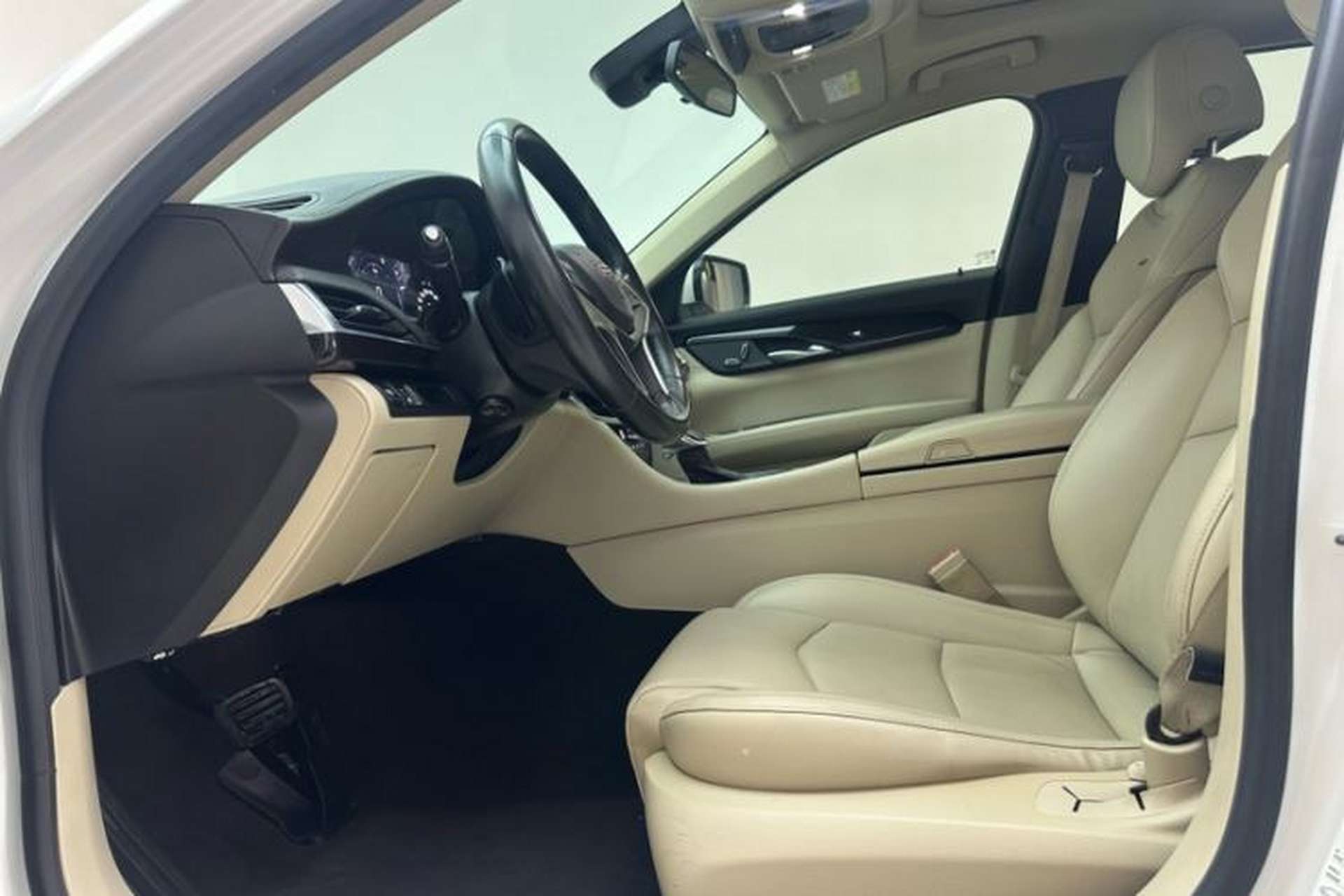 Used Cadillac CT6 2017 28T Fashion Edition Interior 2