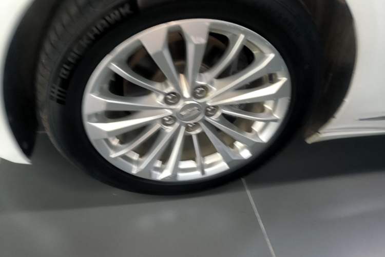 Used Cadillac CT6 2017 28T Luxury Model Left Front Wheel Hub
