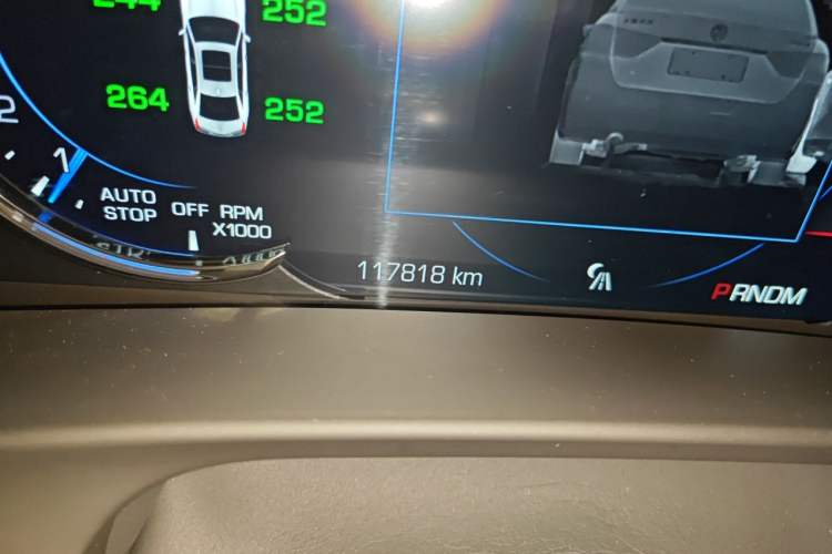Used Cadillac CT6 2017 28T Platinum Edition Odometer Close Up