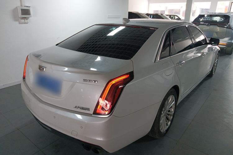 Used Cadillac CT6 2017 28T Fashion Edition Rear Right 45 Deg