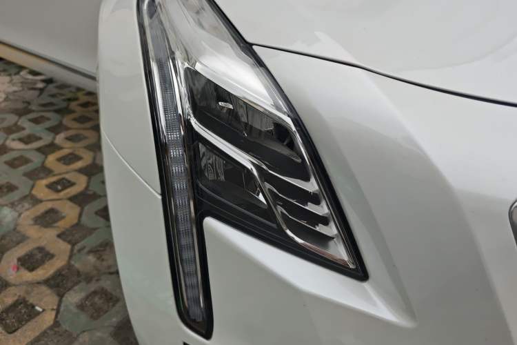 Used Cadillac CT6 2017 28T Luxury Model Right Front Headlight