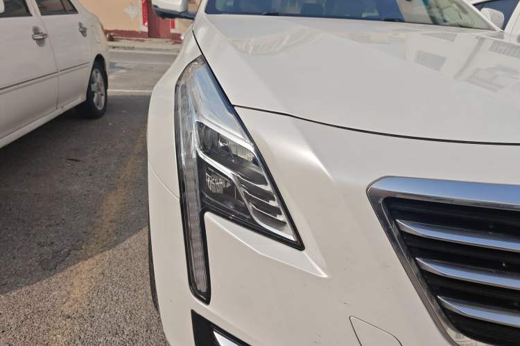 Used Cadillac CT6 2017 28T Fashion Edition Right Front Headlight