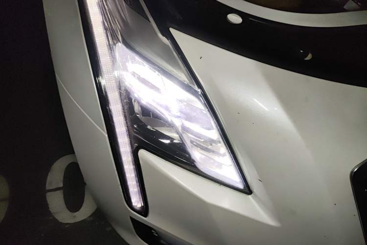 Used Cadillac CT6 2017 28T Luxury Model Right Front Headlight