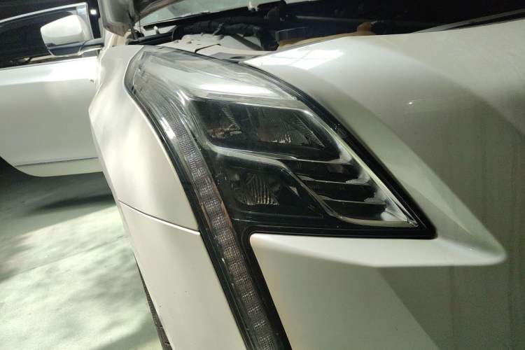 Used Cadillac CT6 2017 28T Luxury Model Right Front Headlight