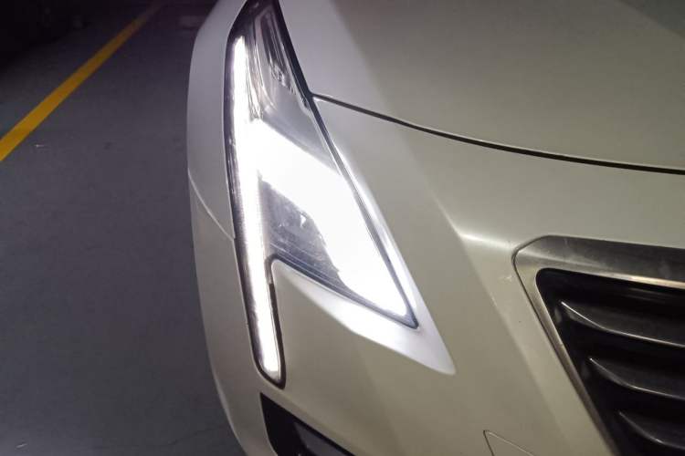 Used Cadillac CT6 2017 28T Luxury Model Right Front Headlight