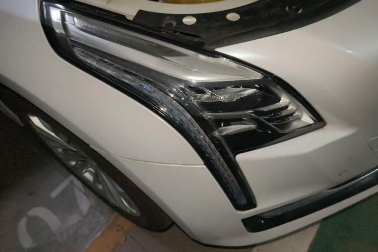 Used Cadillac CT6 2017 28T Fashion Edition Right Front Headlight