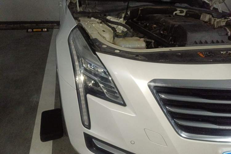 Used Cadillac CT6 2017 28T Luxury Model Right Front Headlight