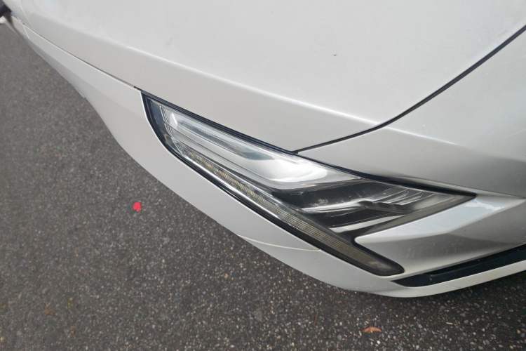 Used Cadillac CT6 2017 28T Fashion Edition Right Front Headlight