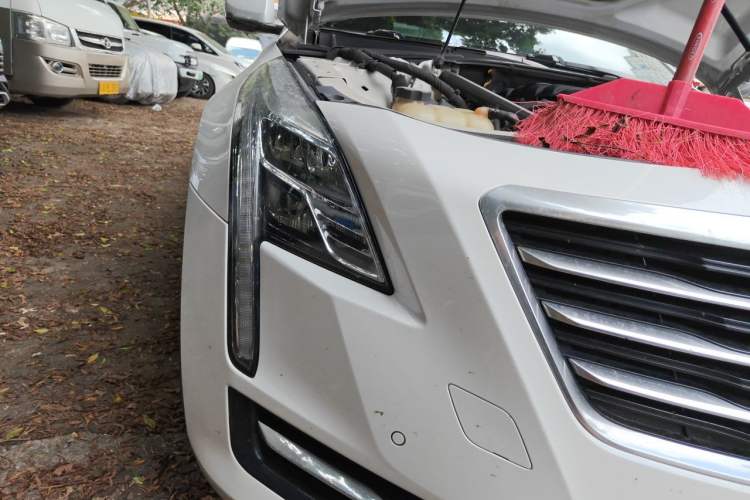 Used Cadillac CT6 2017 28T Luxury Model Right Front Headlight