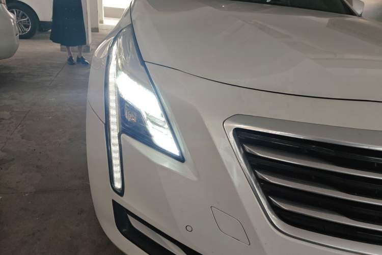 Used Cadillac CT6 2017 28T Luxury Model Right Front Headlight