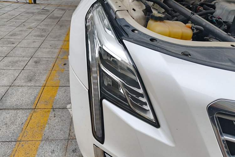 Used Cadillac CT6 2017 28T Fashion Edition Right Front Headlight