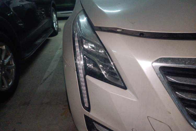 Used Cadillac CT6 2017 40T Luxury Model Right Front Headlight