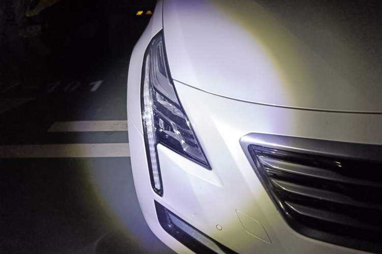 Used Cadillac CT6 2017 28T Fashion Edition Right Front Headlight