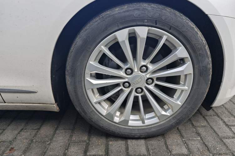 Used Cadillac CT6 2017 28T Luxury Model Right Front Wheel Hub