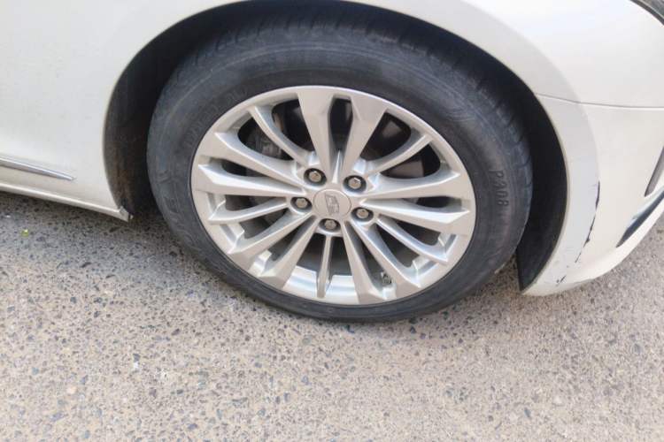 Used Cadillac CT6 2017 28T Fashion Edition Right Front Wheel Hub