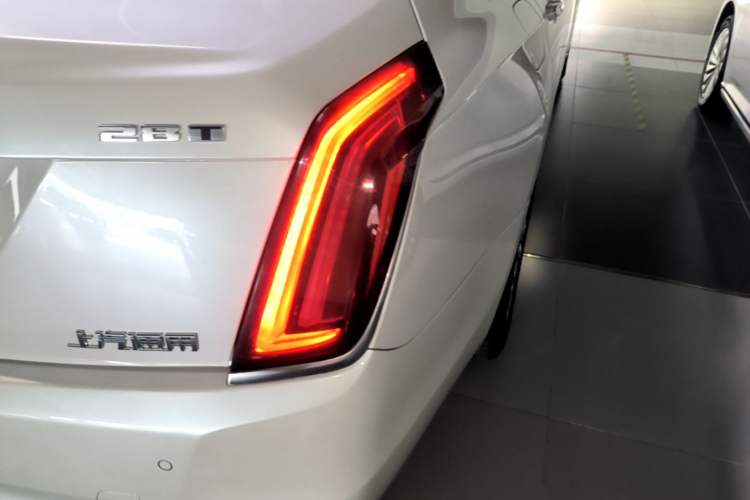 Used Cadillac CT6 2017 28T Luxury Model Right Rear Taillight