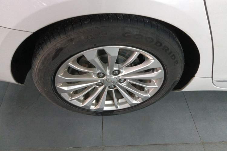 Used Cadillac CT6 2017 28T Fashion Edition Right Rear Wheel Hub