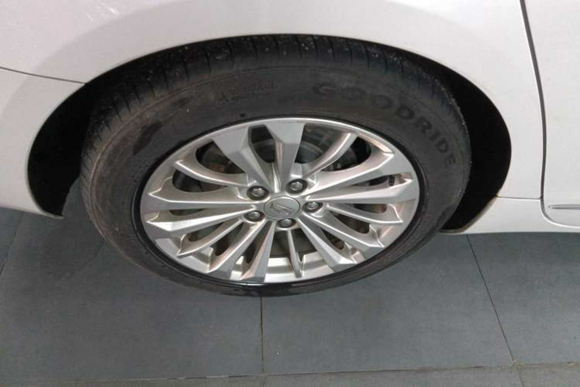 Used Cadillac CT6 2017 28T Fashion Edition Right Rear Wheel Hub