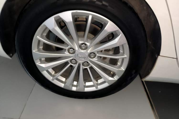 Used Cadillac CT6 2017 28T Luxury Model Right Rear Wheel Hub