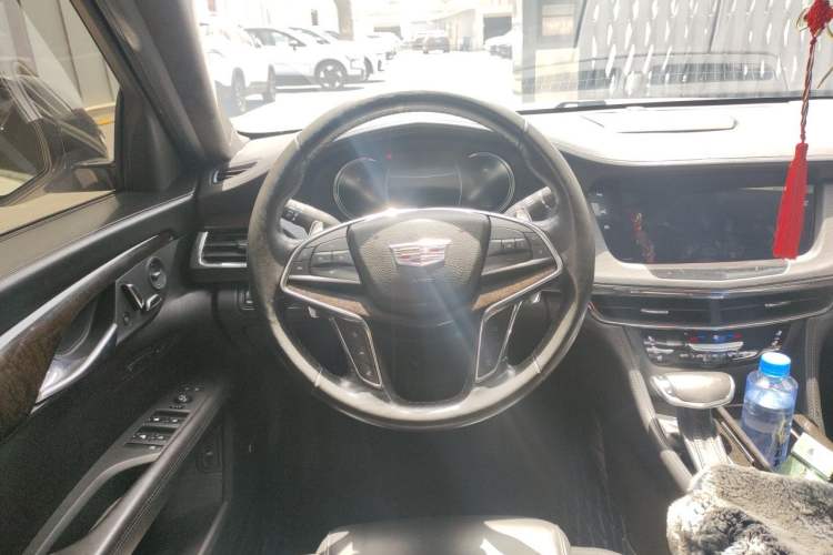 Used Cadillac CT6 2017 28T Platinum Edition Steering Wheel