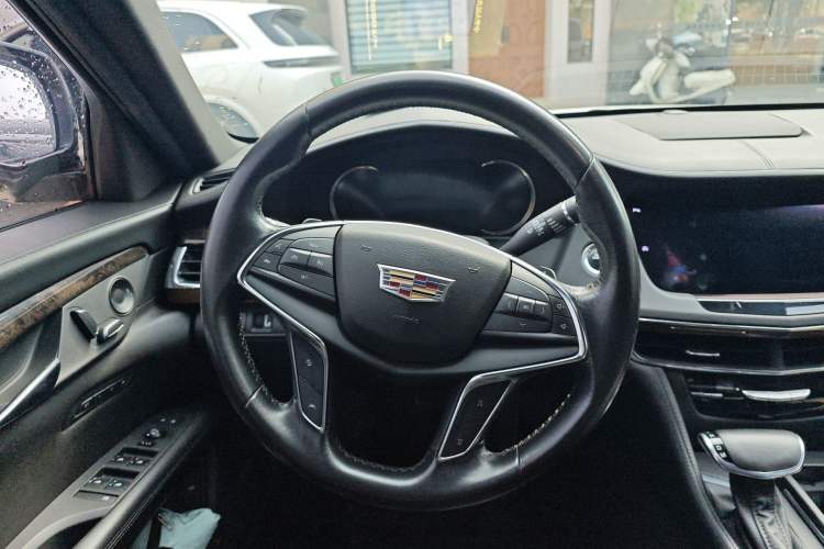 Used Cadillac CT6 2017 28T Luxury Model Steering Wheel
