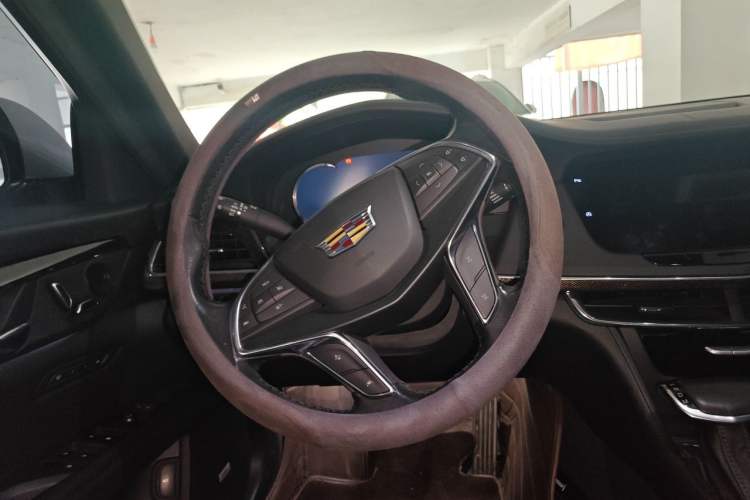Used Cadillac CT6 2017 28T Luxury Model Steering Wheel