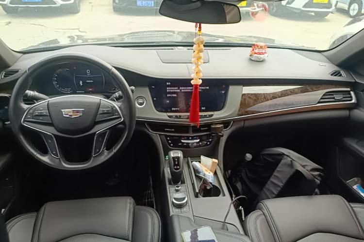 Used Cadillac CT6 2019 28T Luxury Model Center Console