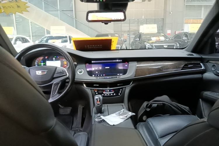 Used Cadillac CT6 2019 28T Luxury Model Center Console