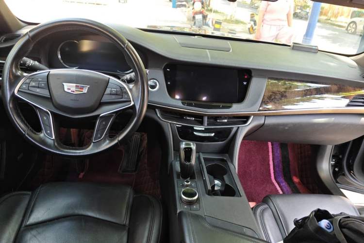 Used Cadillac CT6 2019 28T Luxury Model Center Console