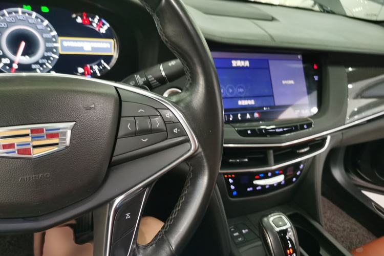 Used Cadillac CT6 2019 28T Luxury Model Center Console